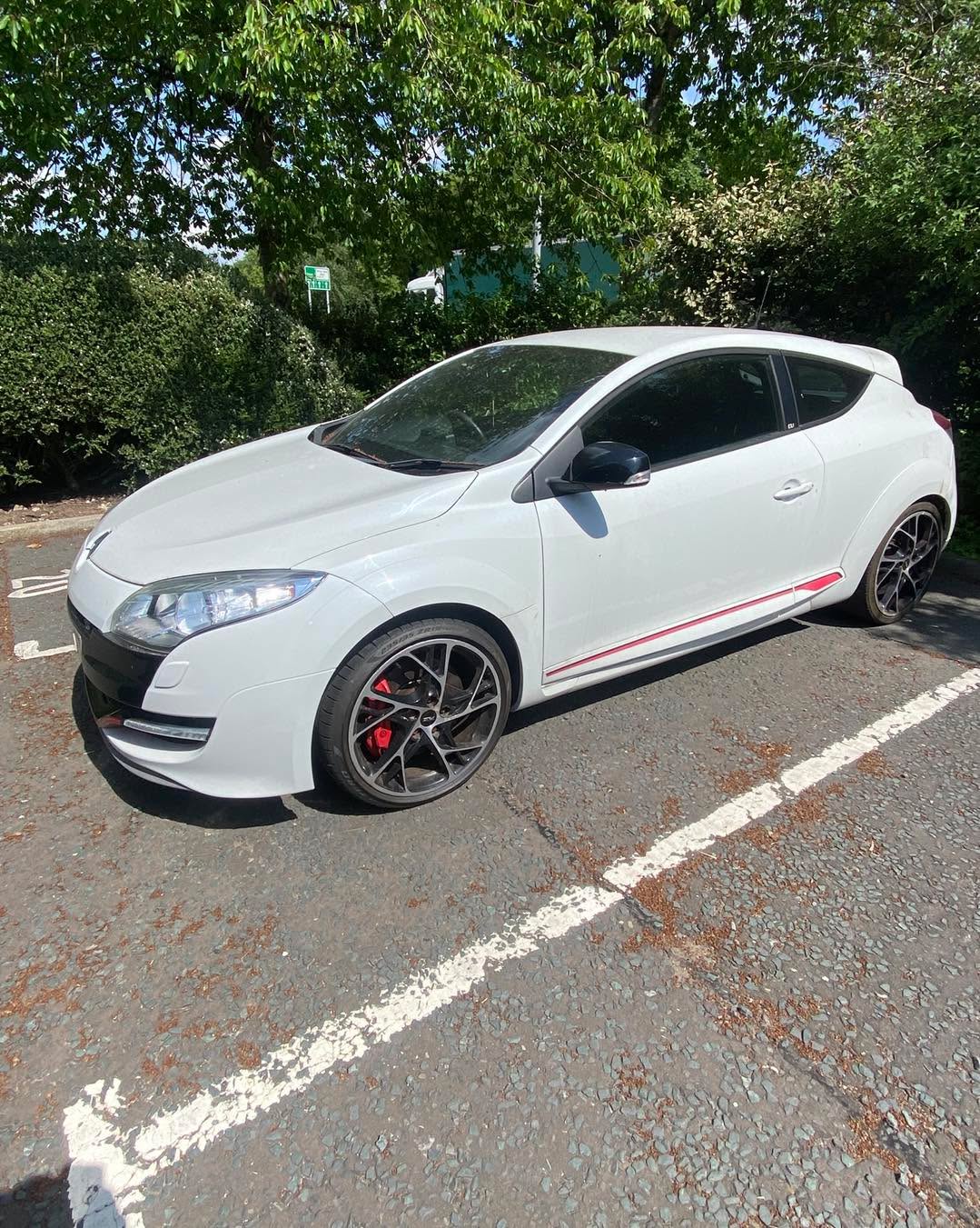 White Megane RS after a single stage machine polish