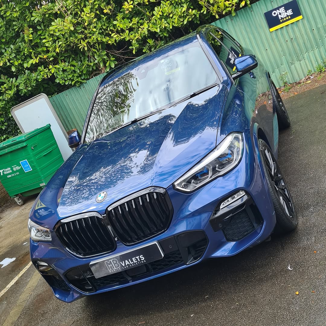 Car after MB Valets detail treatment - glossy reflection finish