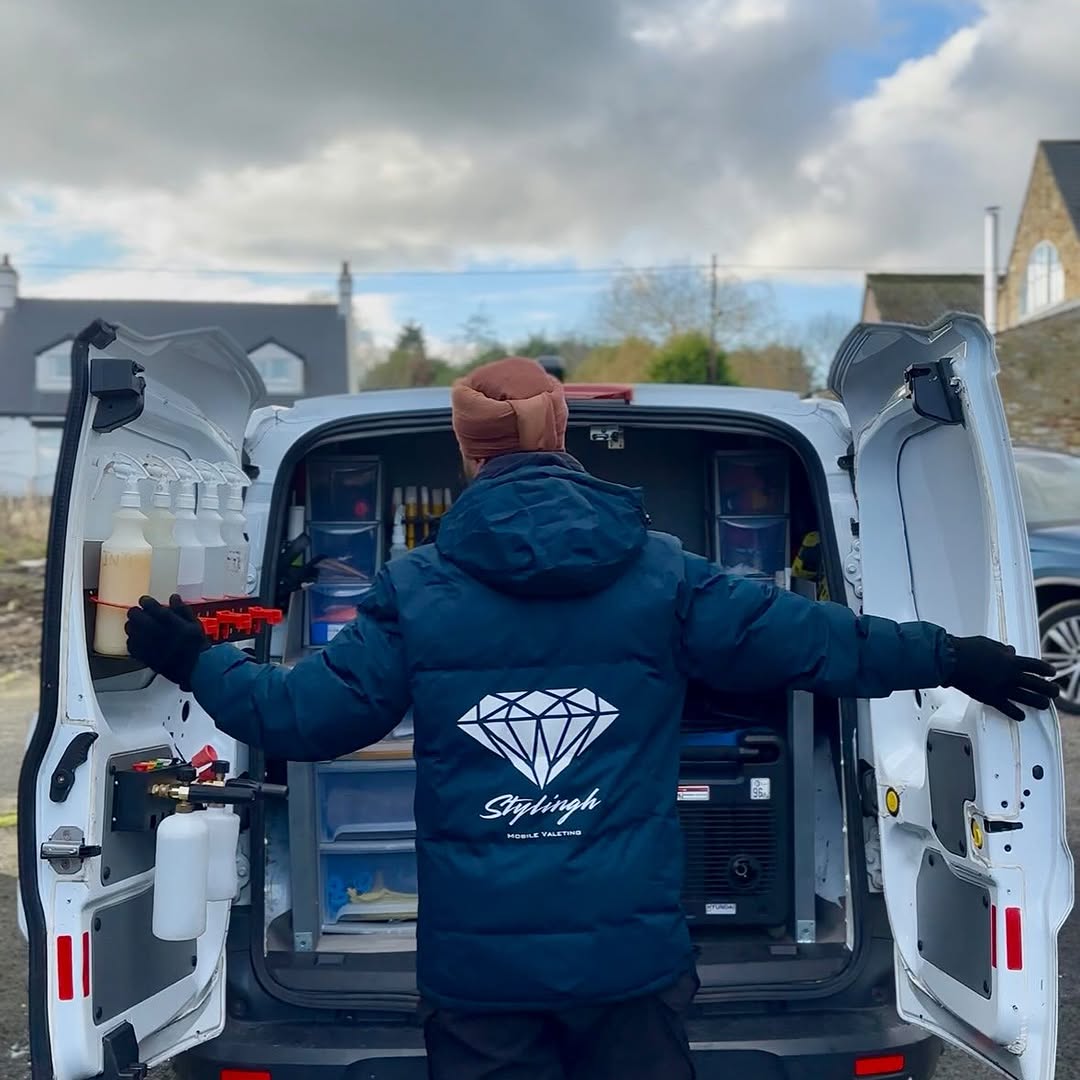 Deluxe Mini Valet